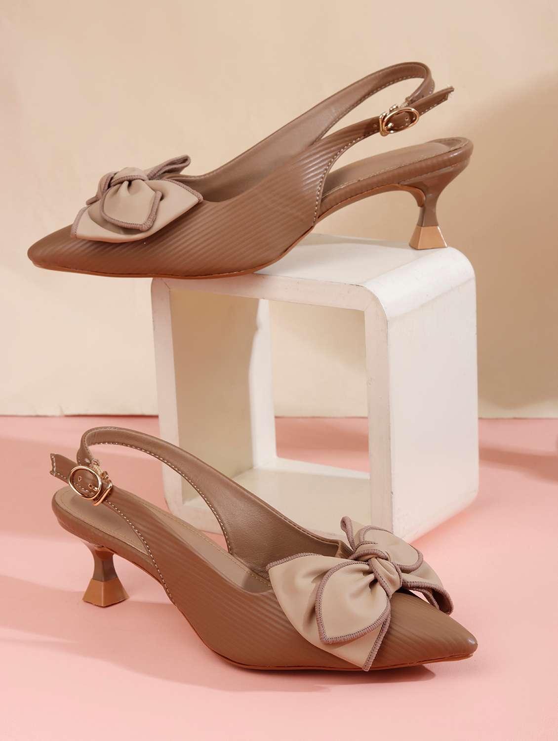 women textured back strap sandal