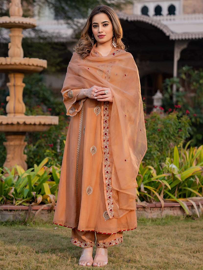 women embroidered three quarter sleeves kurta pant set with dupatta - 22565270 -  Standard Image - 2