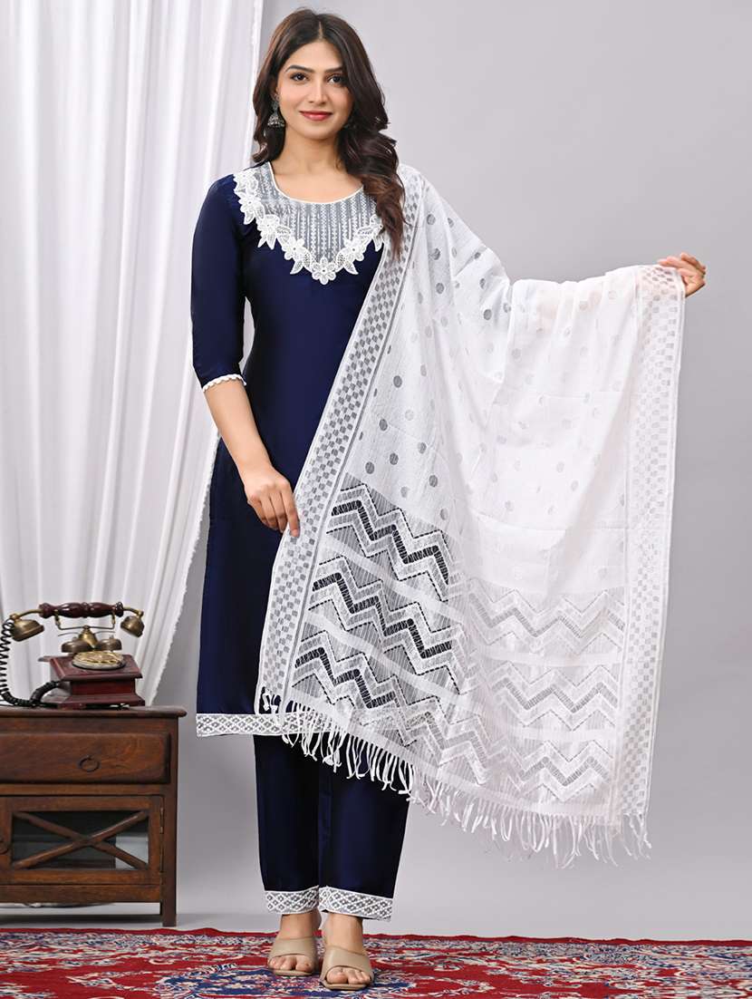 Women Embroidered Three Quarter Sleeves Kurta Pant Set With Dupatta - 22565286 -  Standard Image - 2