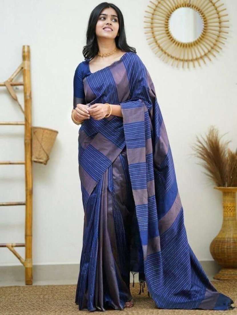 women self design banarasi saree