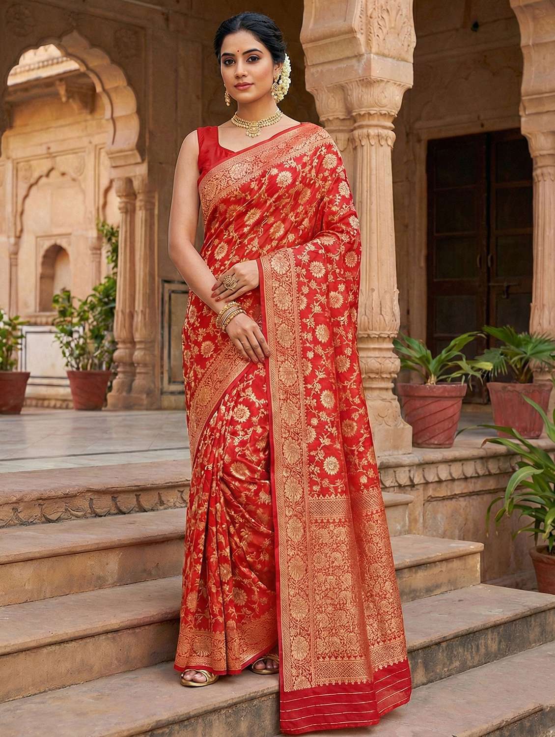 women self design banarasi saree