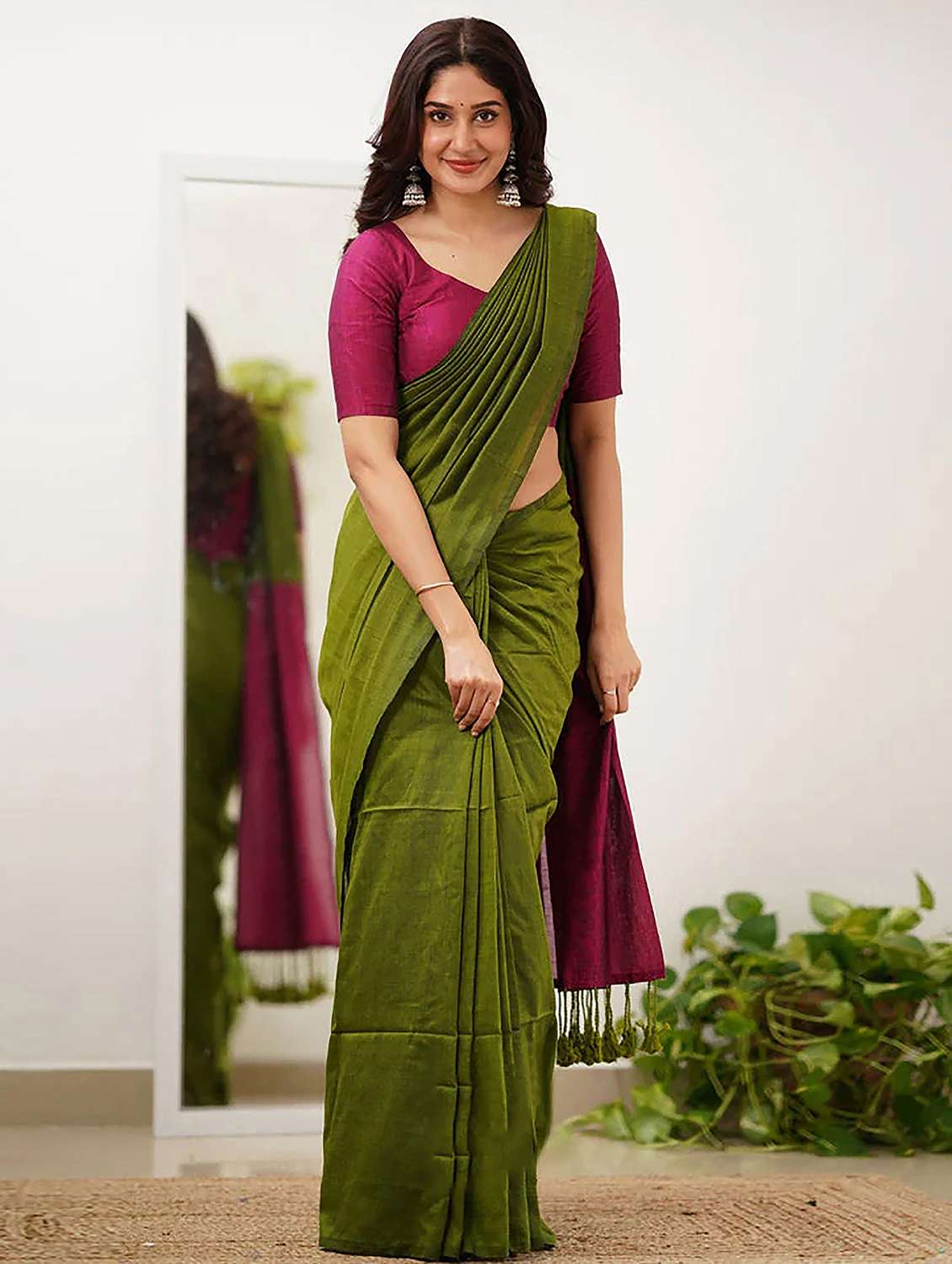 women solid handloom saree with blouse - 22565870 -  Standard Image - 2