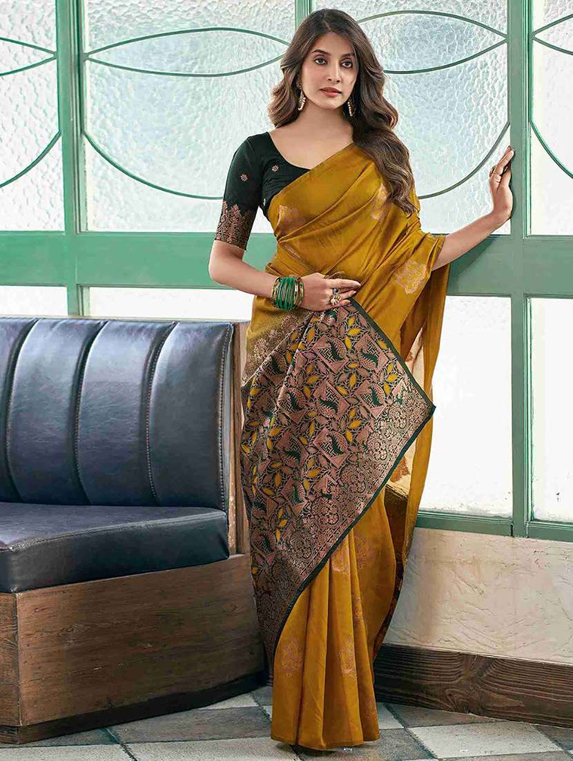 women self design banarasi sareewomen self design banarasi saree with blouse