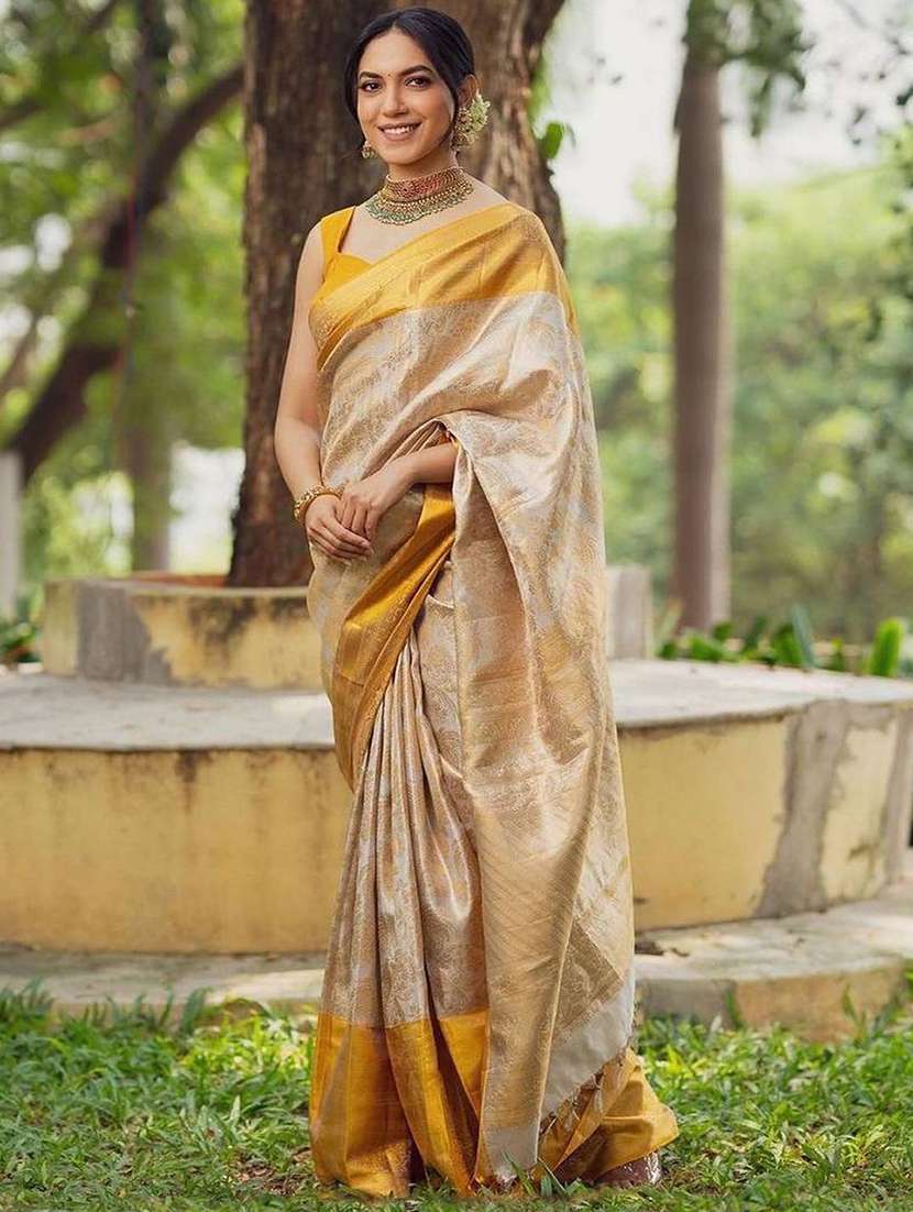 women self design banarasi saree with blouse