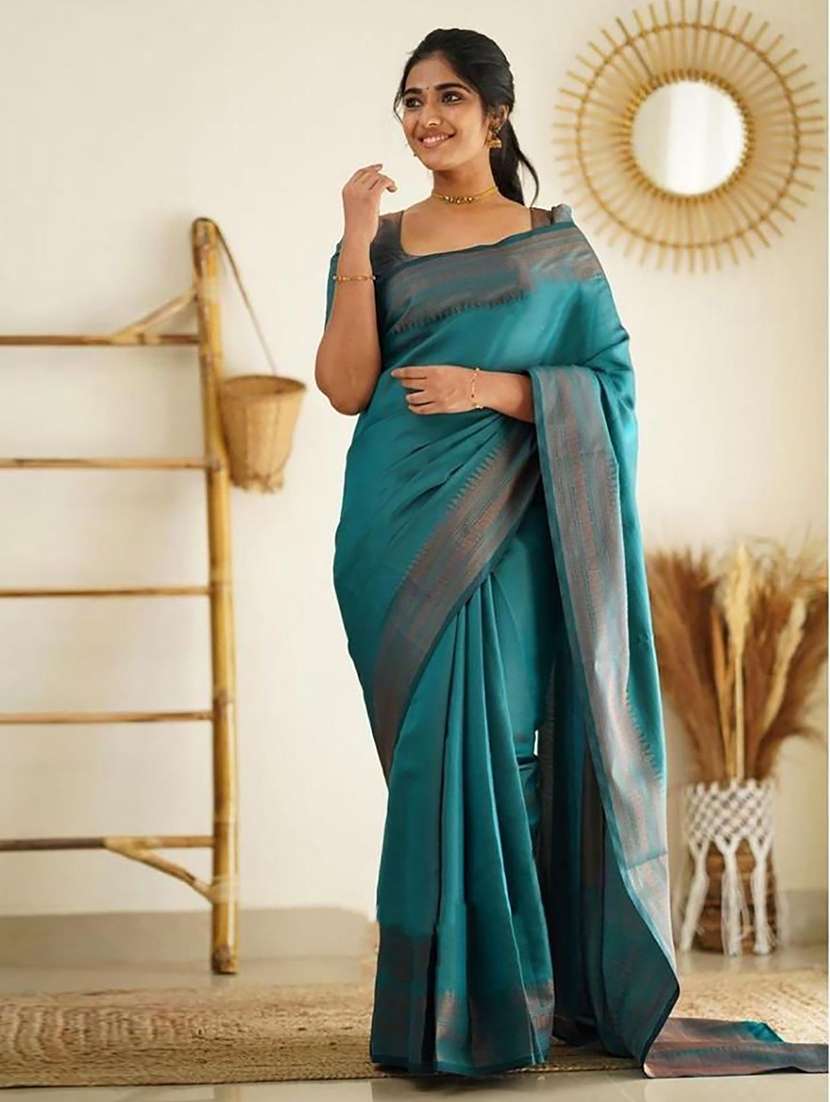 women solid with bordered saree with blouse