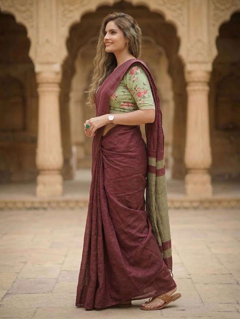 women solid handloom saree with blouse - 22566790 -  Standard Image - 2