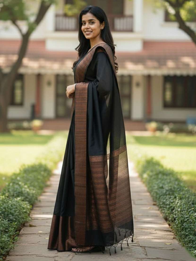 women solid with bordered saree with blouse - 22566937 -  Standard Image - 2