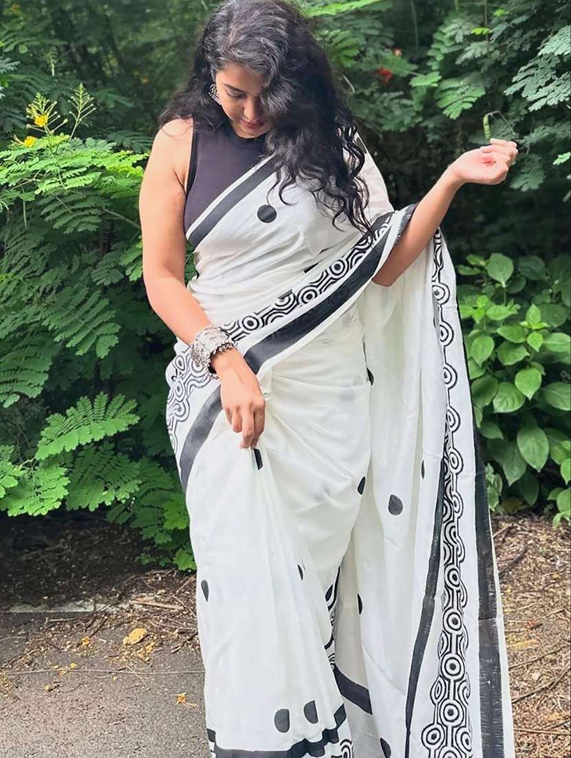 women printed casual wear saree with blouse - 22567110 -  Standard Image - 2
