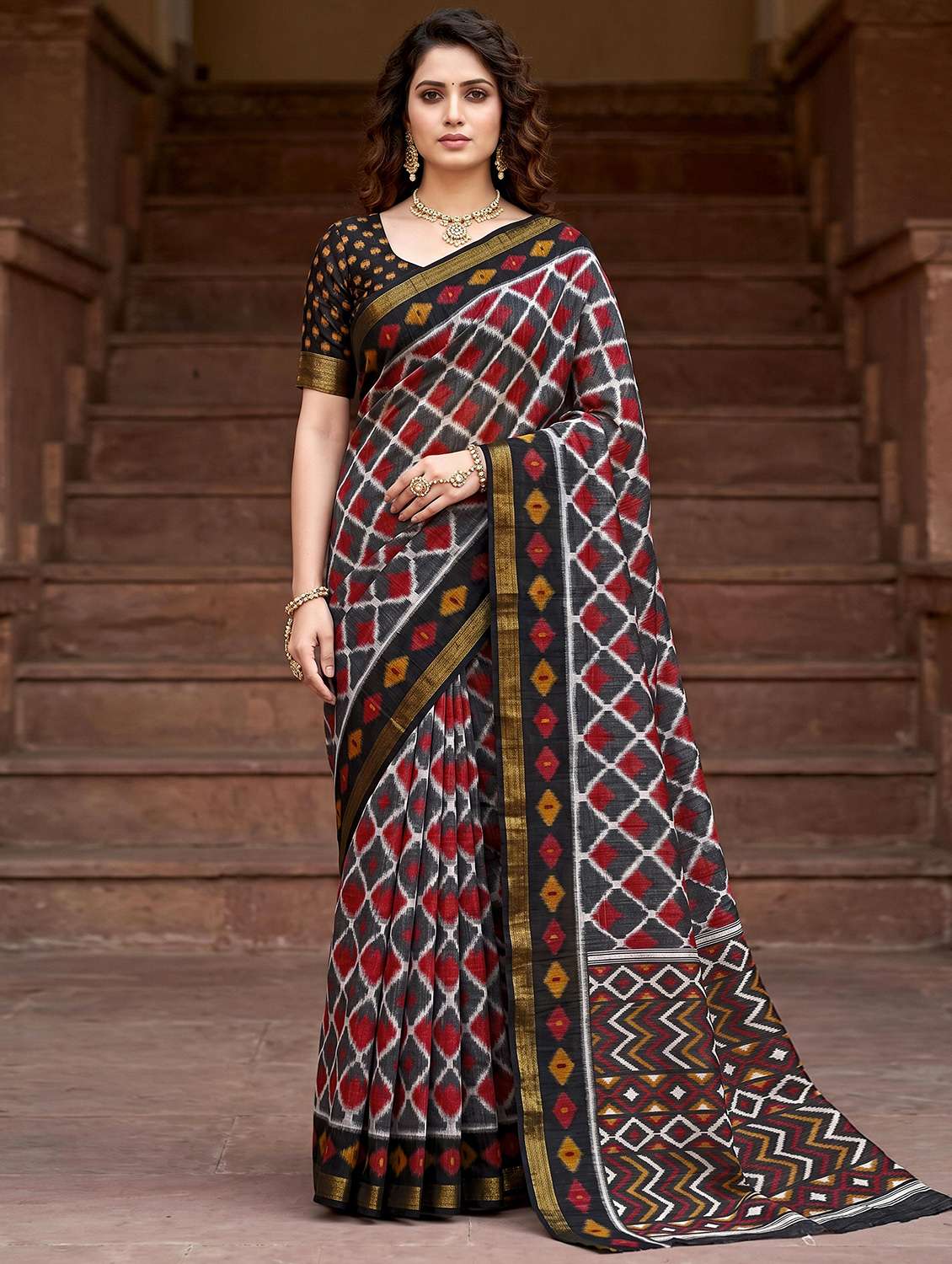 women printed casual wear saree with blouse