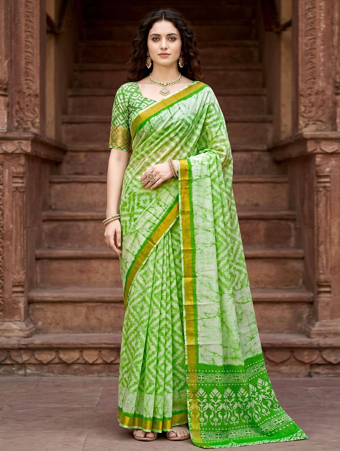 women printed casual wear saree with blouse