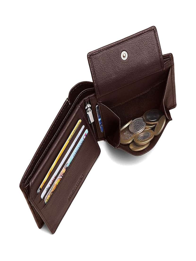  bi-fold wallet with multiple slots - 22567742 -  Standard Image - 2