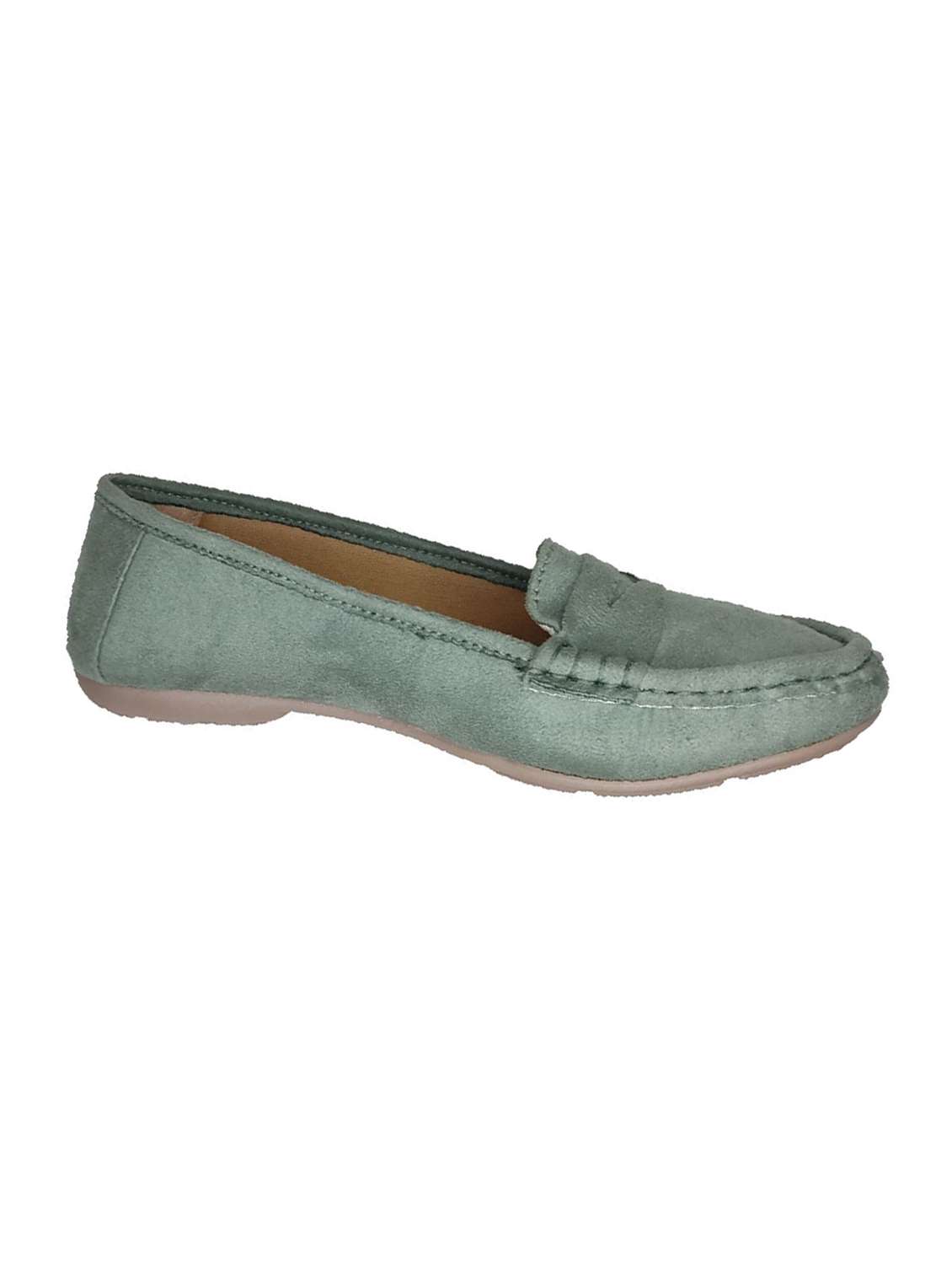 women solid slip on loafer