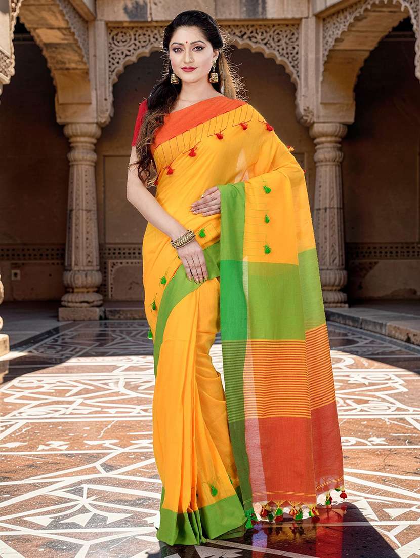 women self design handloom saree with blouse