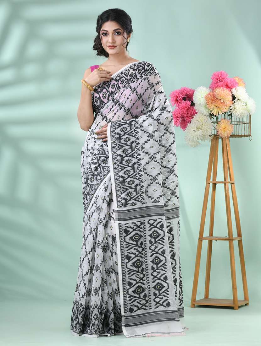 women self design jamdani saree with blouse