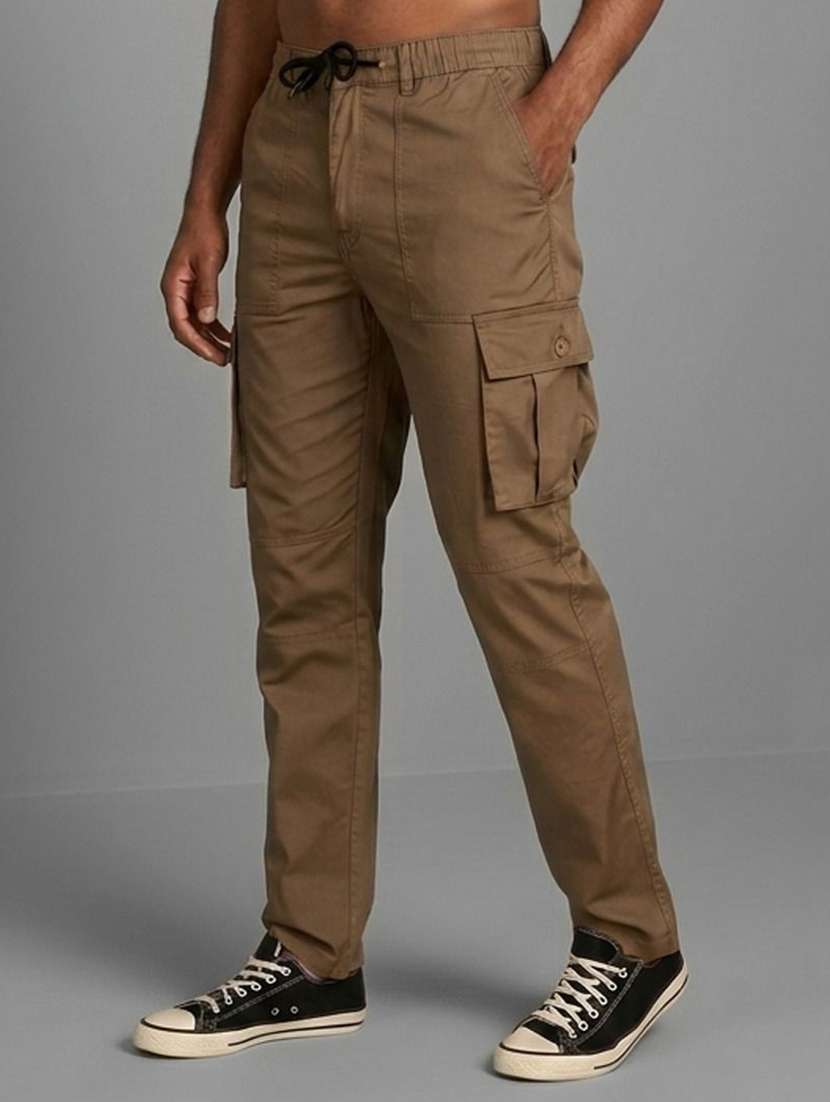 Men Solid Mid Rise Regular Fit Cargo Pant - 22570513 -  Standard Image - 2