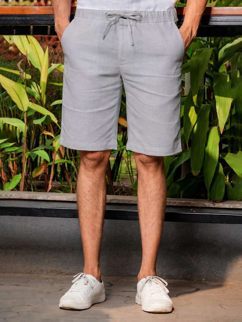 men solid mid rise regular fit shorts - 22570770 -  Standard Image - 2