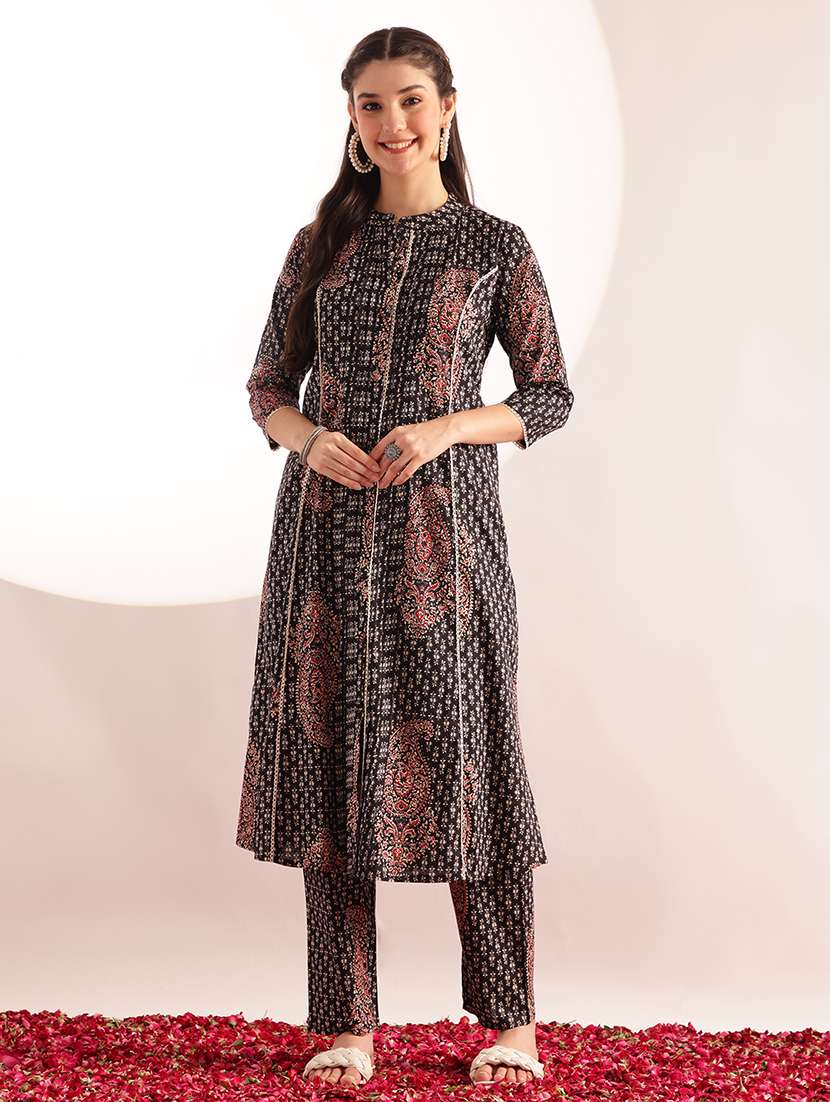 women printed three quarter sleeves kurta pant set