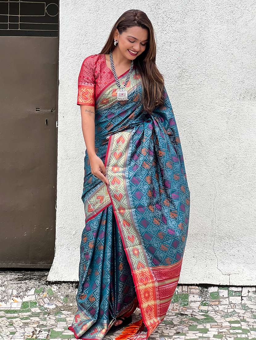 women self design patola saree with blouse - 22571103 -  Standard Image - 2