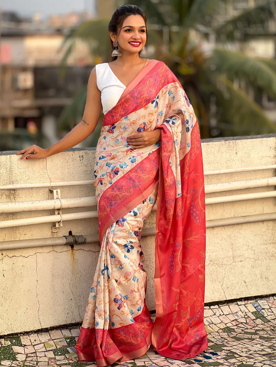 women printed casual wear saree with blouse - 22571135 -  Standard Image - 2