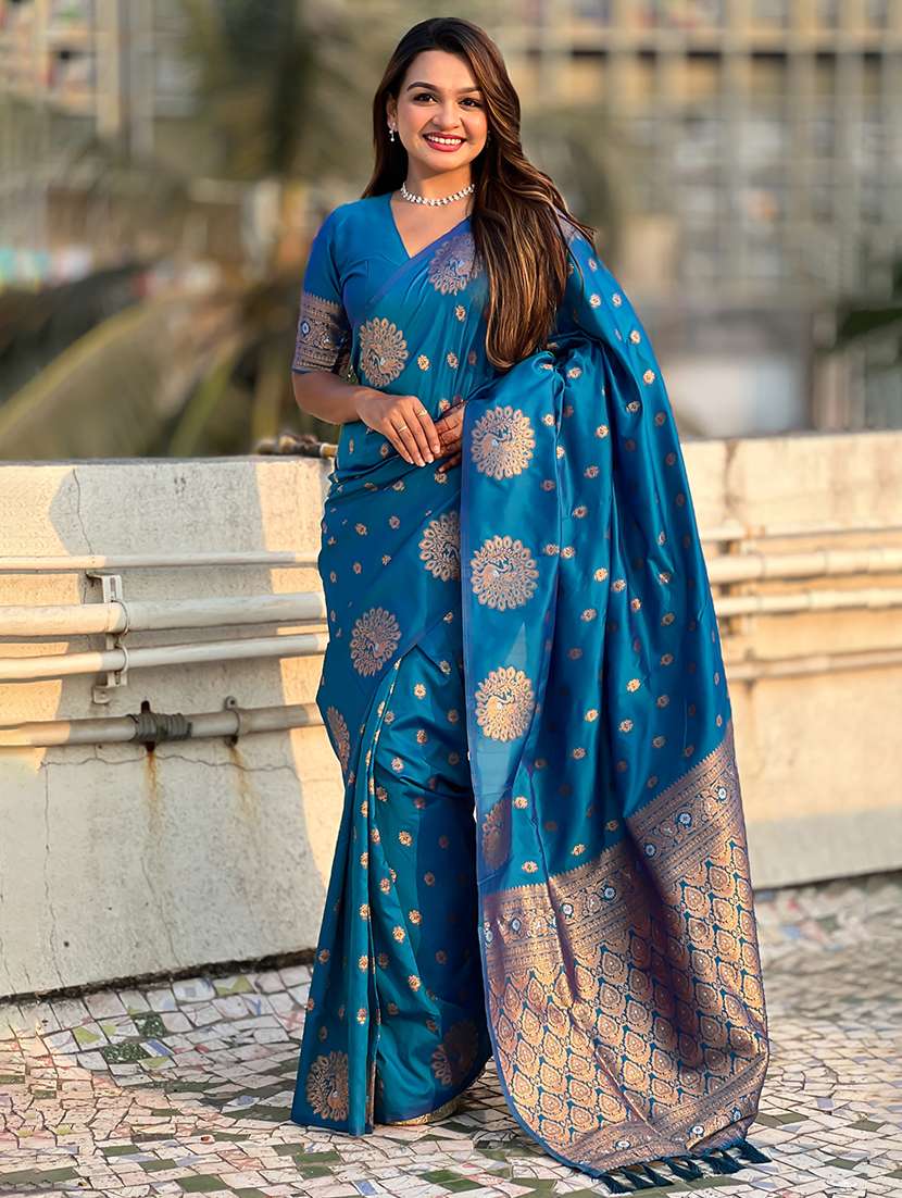 women self design banarasi saree with blouse