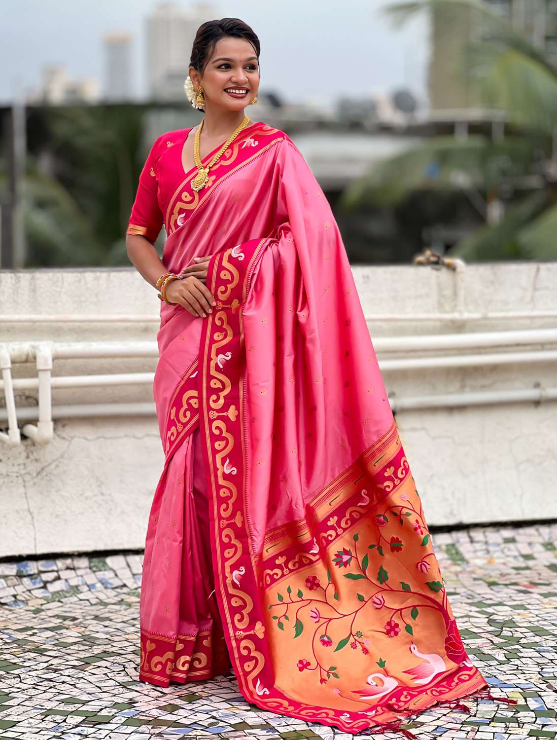 women self design paithani saree with blouse - 22571246 -  Standard Image - 2