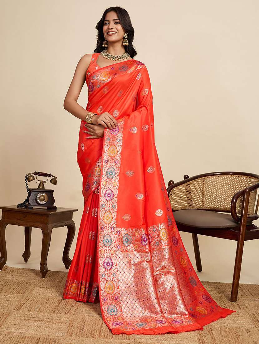 women self design banarasi saree with blouse