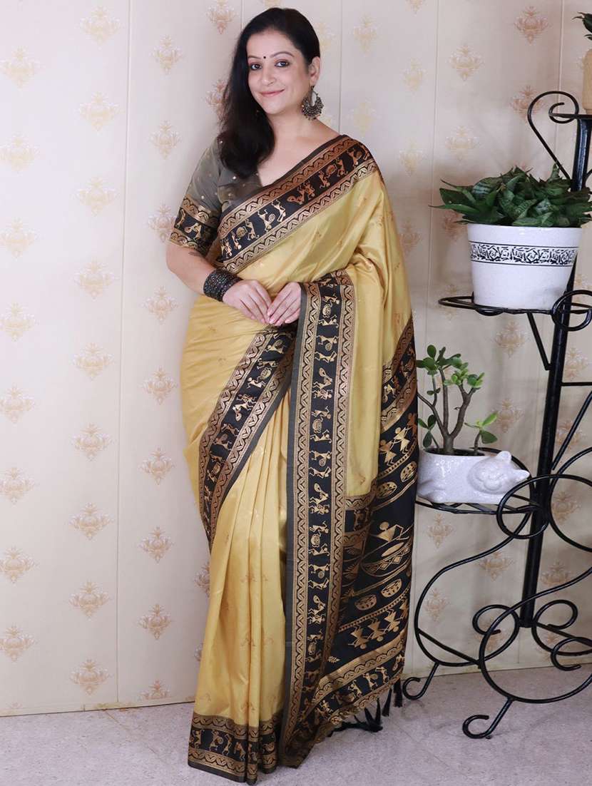 women self design bordered saree with blouse