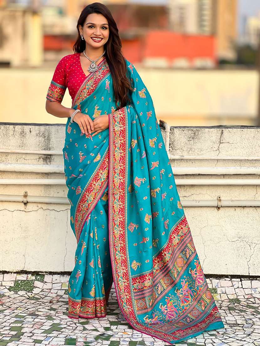 women self design bordered saree with blouse