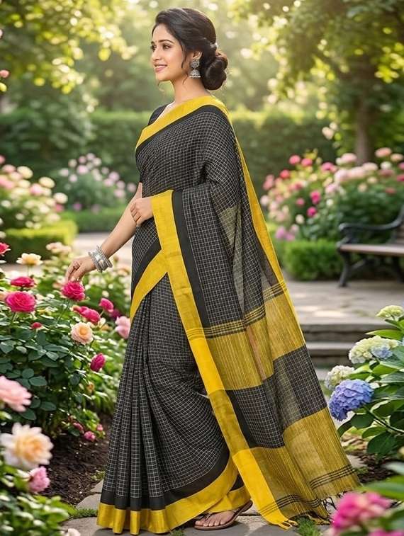 women checkered handloom saree with blouse - 22572077 -  Standard Image - 2