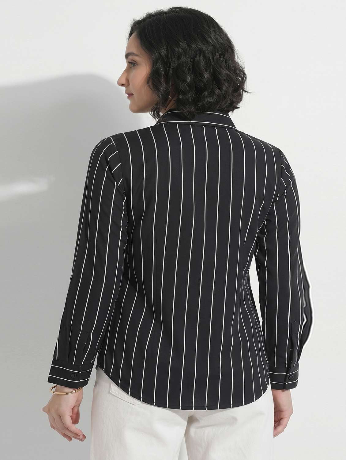 women printed long sleeves regular shirt - 22572130 -  Standard Image - 2
