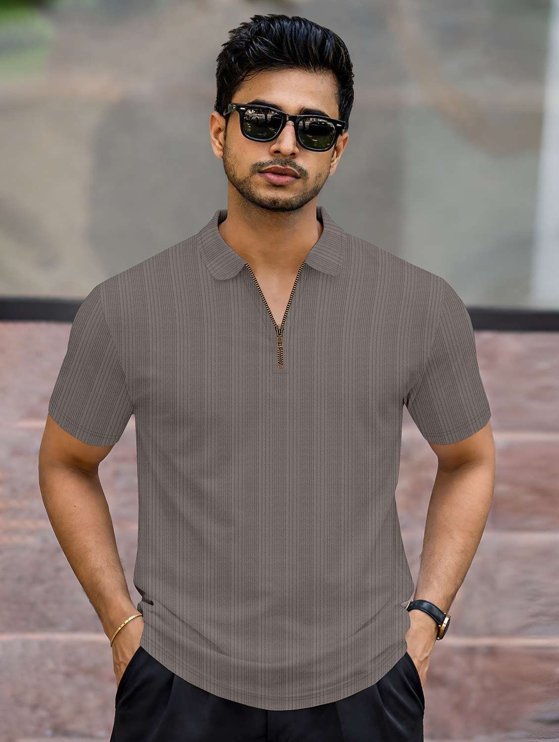 men textured short sleeves polo t-shirt