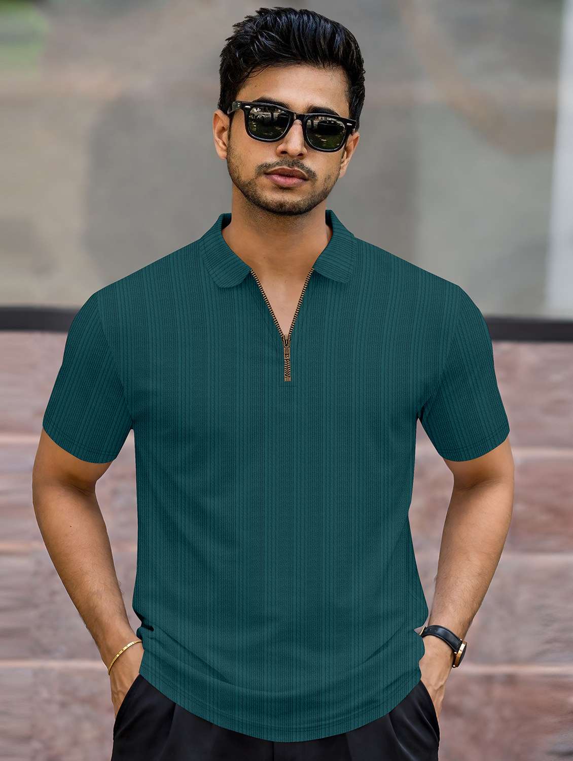 men textured short sleeves polo t-shirt