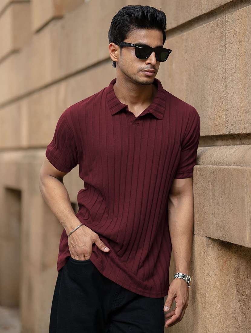 men textured short sleeves polo t-shirt - 22572163 -  Standard Image - 2