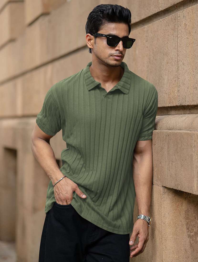 men textured short sleeves polo t-shirt - 22572167 -  Standard Image - 2