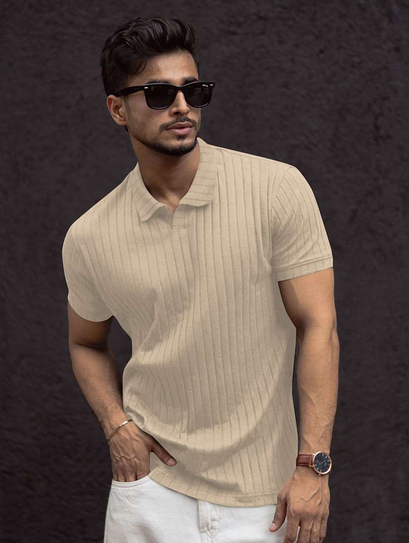 men textured short sleeves polo t-shirt - 22572175 -  Standard Image - 2