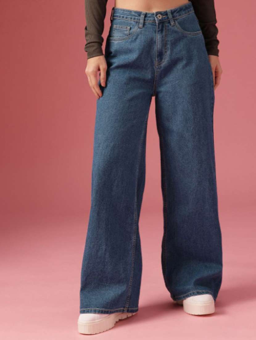 women solid mid rise wide leg jeans