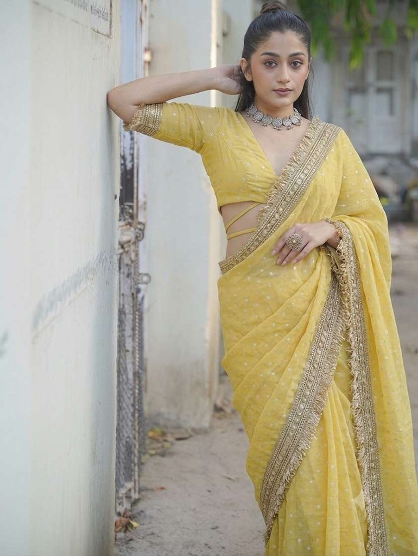 women self design bordered saree with blouse - 22576853 -  Standard Image - 2