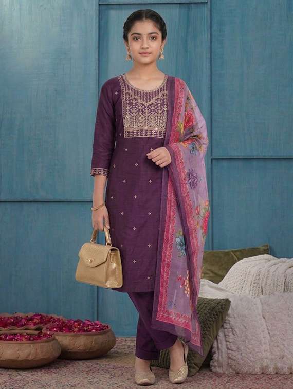 girls embroidered three quarter sleeves kurta pant set with dupatta - 22576951 -  Standard Image - 2