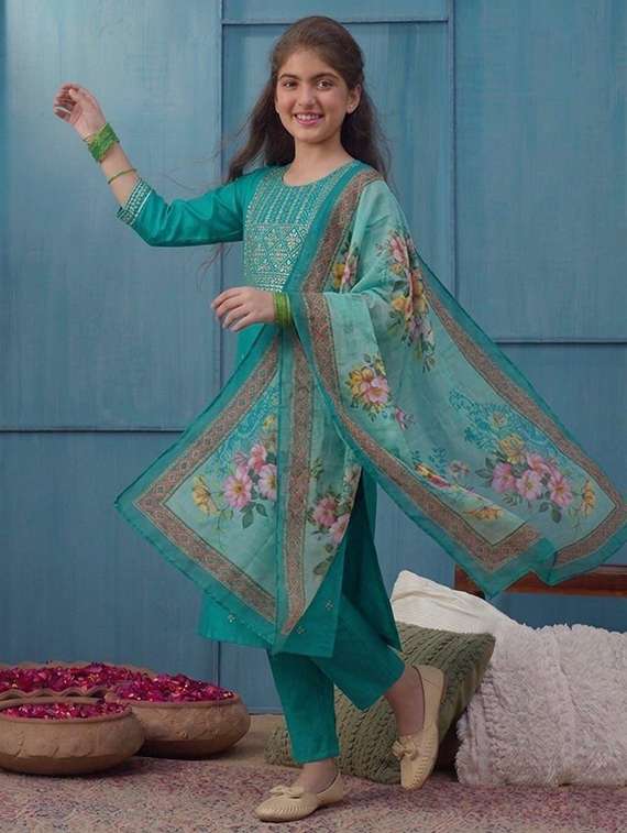 girls embroidered three quarter sleeves kurta pant set with dupatta - 22576952 -  Standard Image - 2