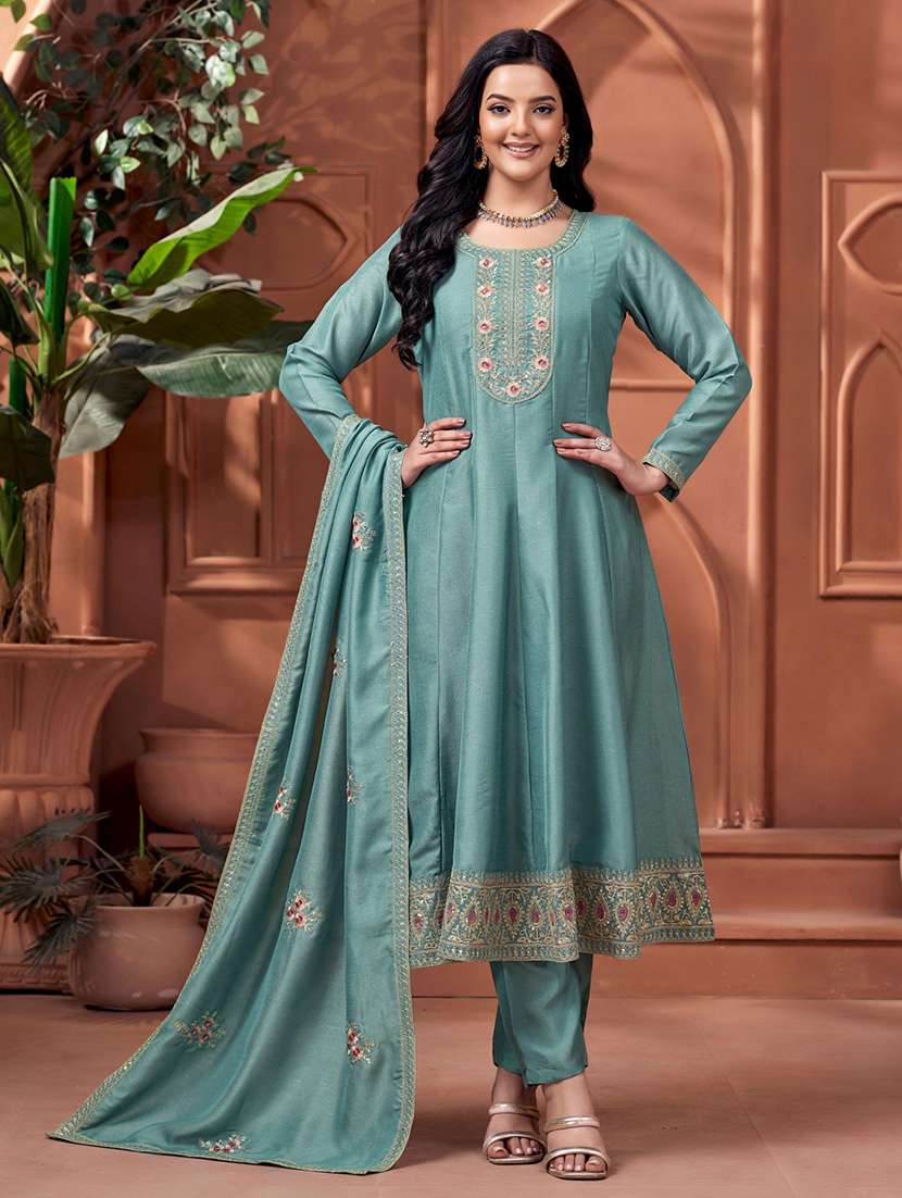 women embroidered long sleeves kurta pant set with dupatta