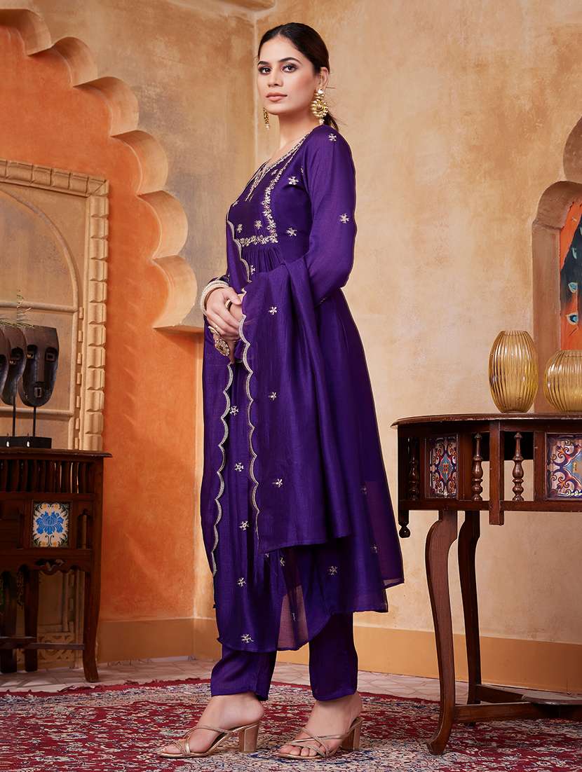 women embroidered long sleeves kurta pant set with dupatta - 22577447 -  Standard Image - 2