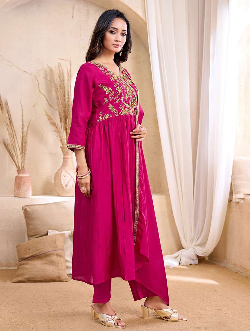 women embroidered three quarter sleeves kurta pant set with dupatta - 22577451 -  Standard Image - 2
