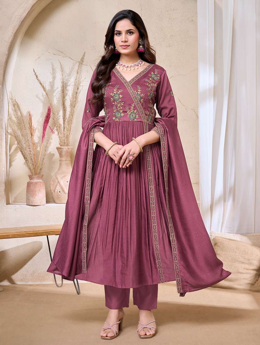 women embroidered three quarter sleeves kurta pant set with dupatta
