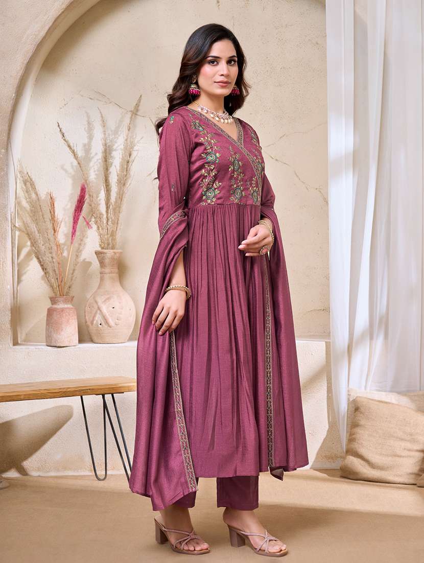 women embroidered three quarter sleeves kurta pant set with dupatta - 22577463 -  Standard Image - 2