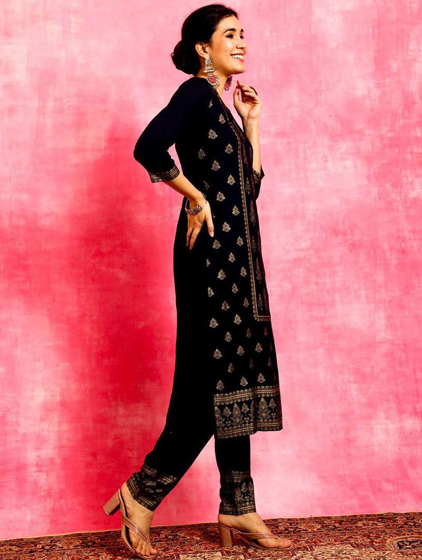 women printed three quarter sleeves kurta pant set with dupatta - 22578402 -  Standard Image - 2