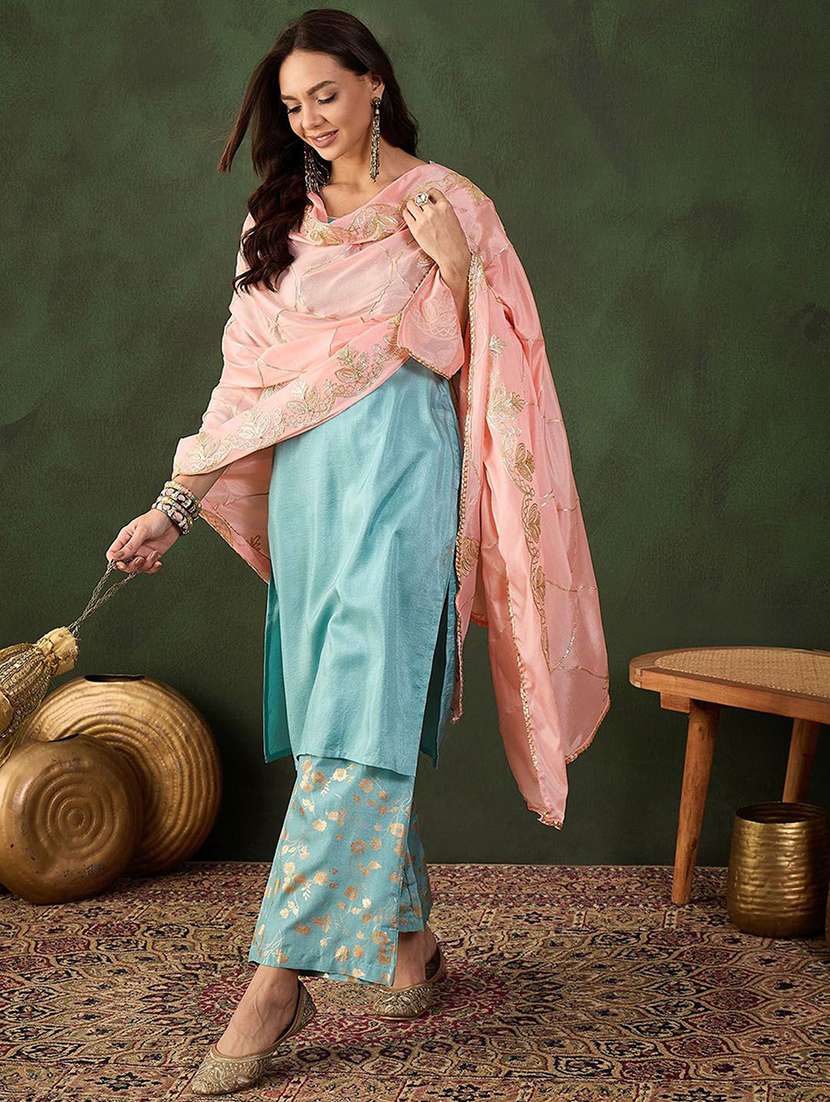women printed three quarter sleeves kurta pant set with dupatta