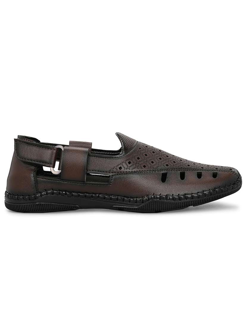 Men Solid Close Back Sandal - 22578545 -  Standard Image - 2