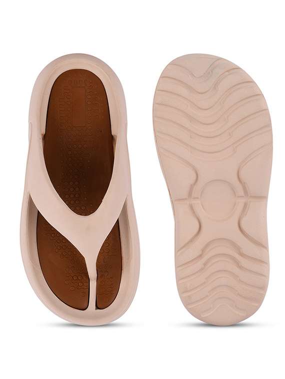 men solid toe separator slippers - 22578574 -  Standard Image - 2