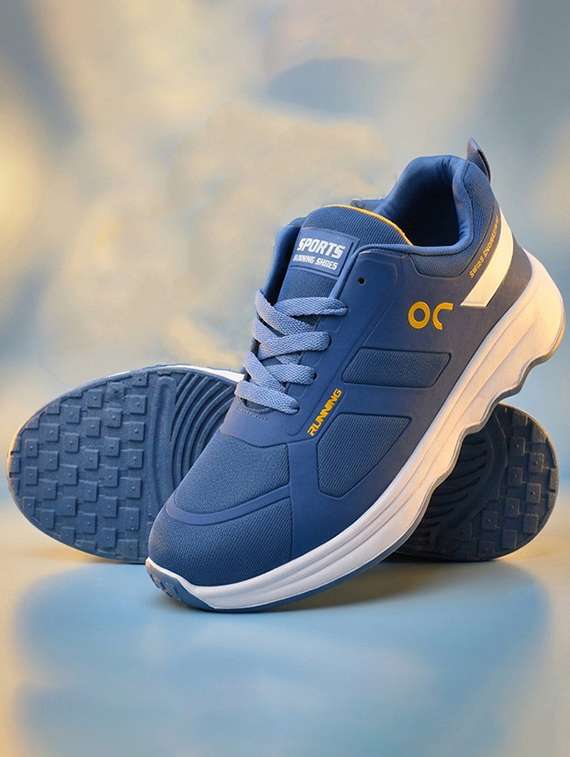 men solid lace up sports shoes
