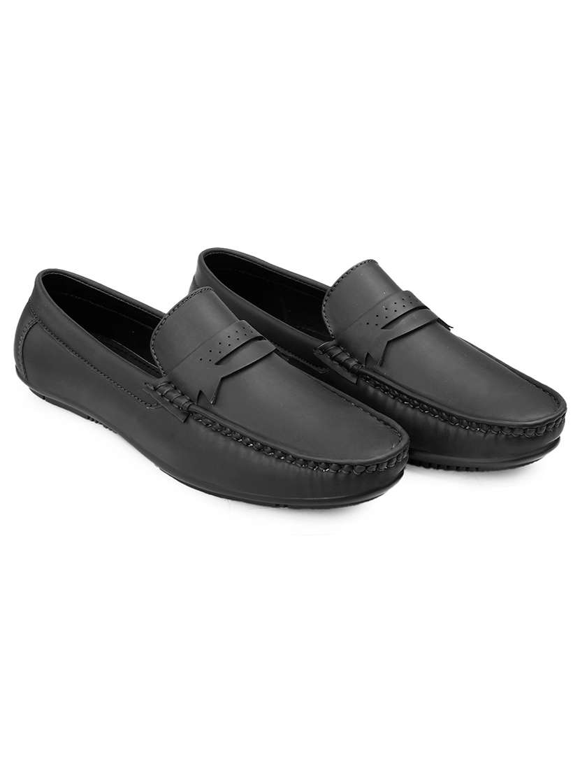 Men Solid Slip On Loafer - 22578984 -  Standard Image - 2